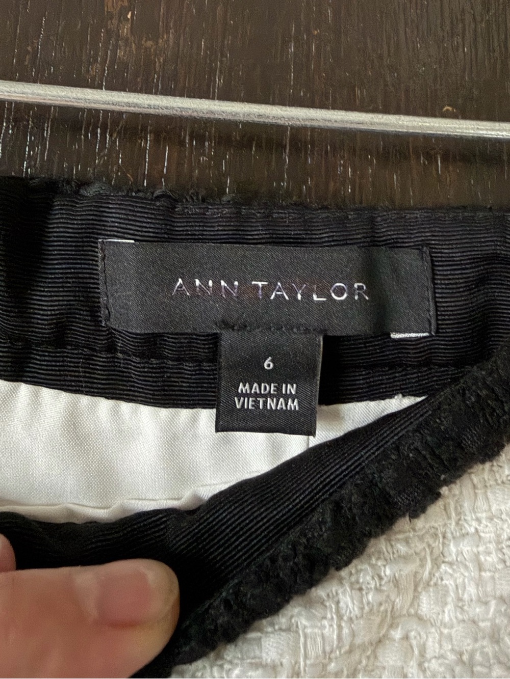 Ann Taylor Cream Black Acrylic Wool mini skirt - Picture 3 of 5